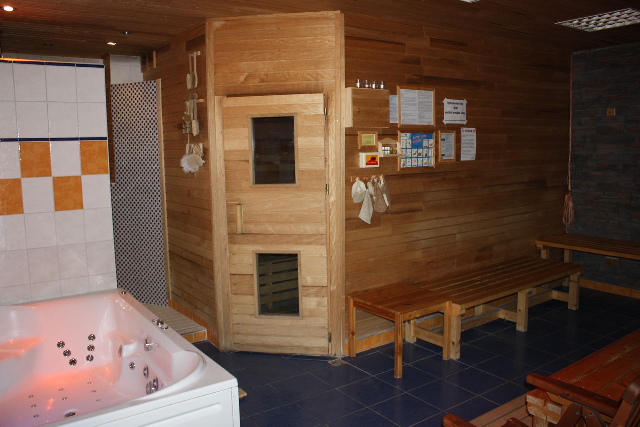 Sporthotel Bk Pod Lipou Roudnice nad Labem Ngoại thất bức ảnh